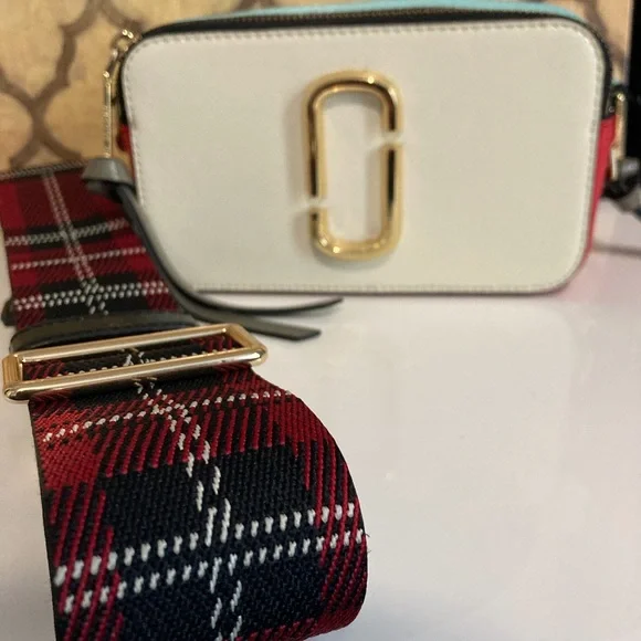 Marc Jacobs snapshot - Picture 1 of 5